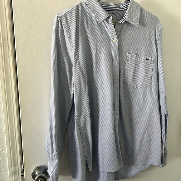 Vineyard Vines Size 12  Relaxed fit button down  blue and white stripes - Picture 1 of 5